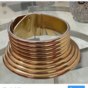 Layered necklace. Light weight.